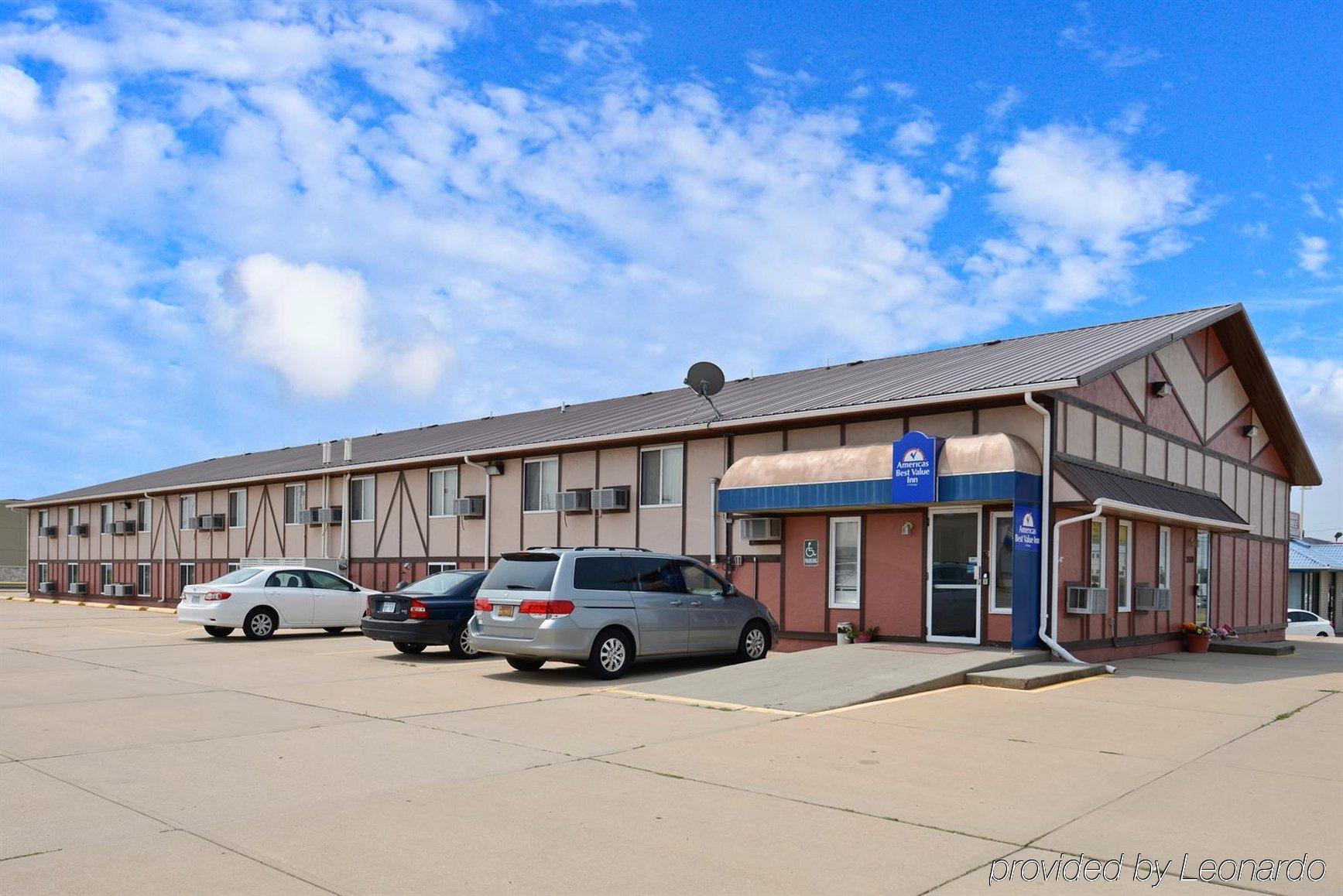 Executive Inn McPherson Exterior photo